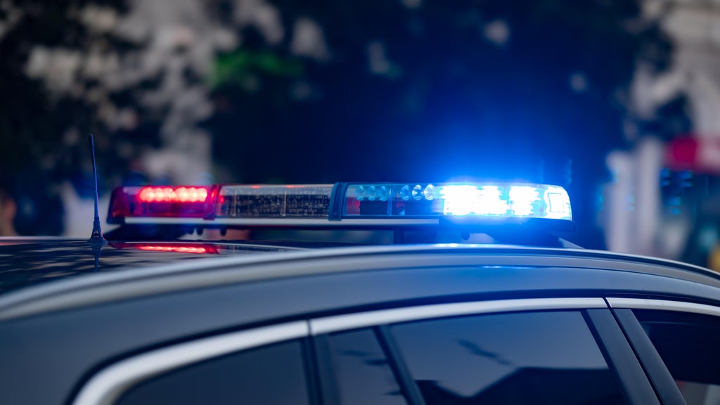 Shelter-in-place issued in Burnsville after shooting injures 1 — WCCO / CBS Minnesota, Farmington Community news
