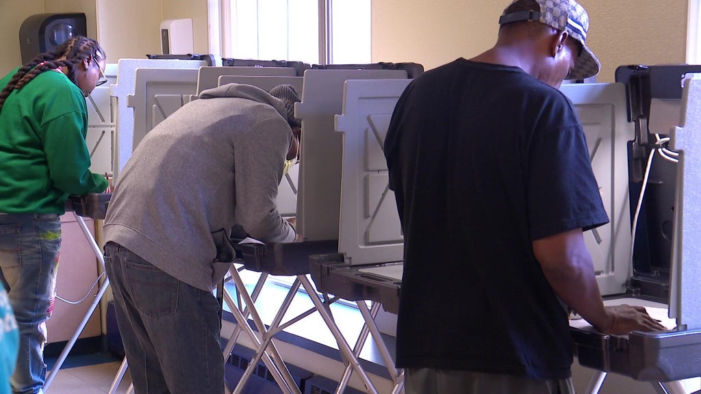Catholic Charities helps Minnesota's unhoused vote ahead of midterms — WCCO / CBS Minnesota, Farmington Sports news