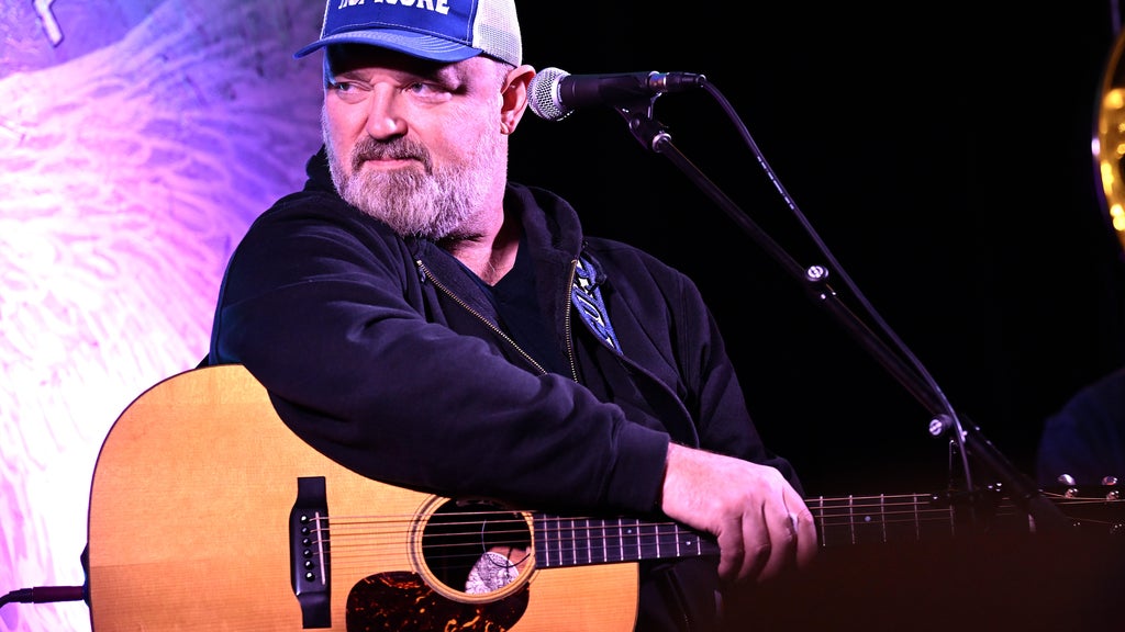 Zac Brown Band founding member raising awareness of ALS with "Hop on a Cure" nonprofit — WCCO / CBS Minnesota, Farmington Community news
