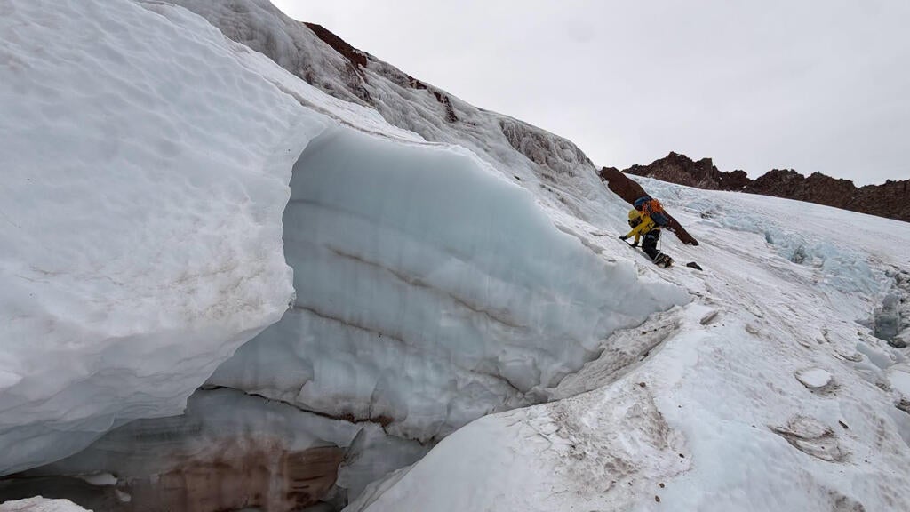 Florida man injured climbing California's Mount Shasta rescued after 2 nights in freezing temps — CBS Bay Area (KPIX), Farmington Health news