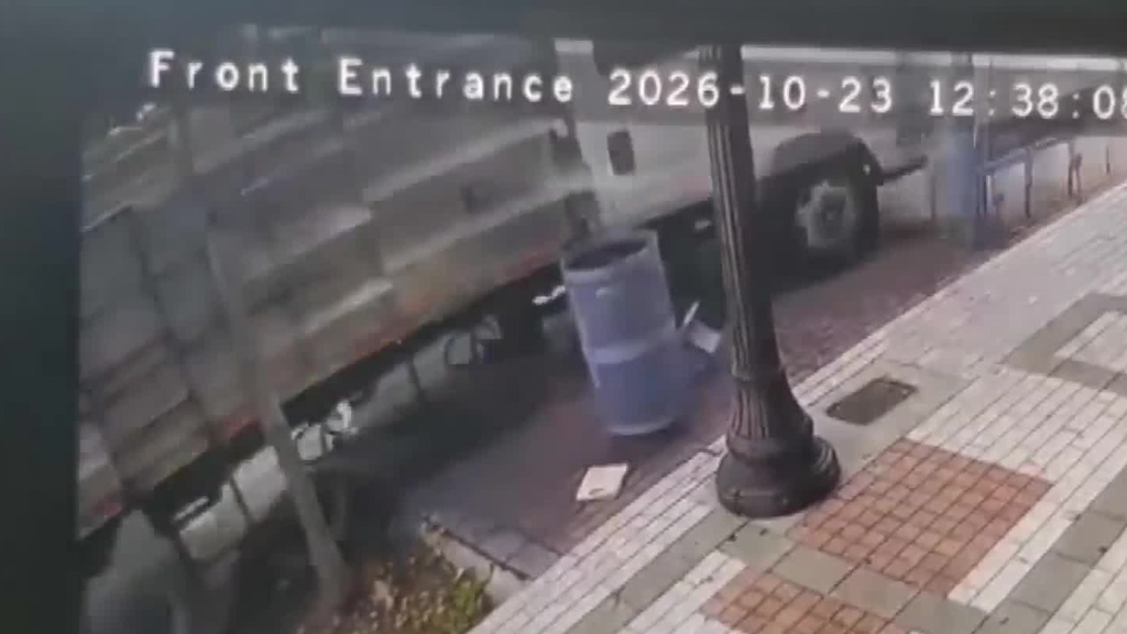 Landscaping truck crashes into bus bench, 3 North Miami businesses, sending 2 passengers to the hospital — CBS Miami, Farmington Real Estate news