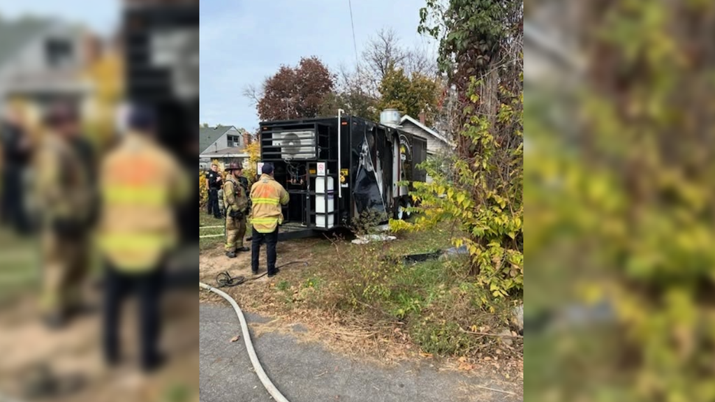3 adults hospitalized after fire at food truck on St. Paul's east side — WCCO / CBS Minnesota, Farmington Dining news