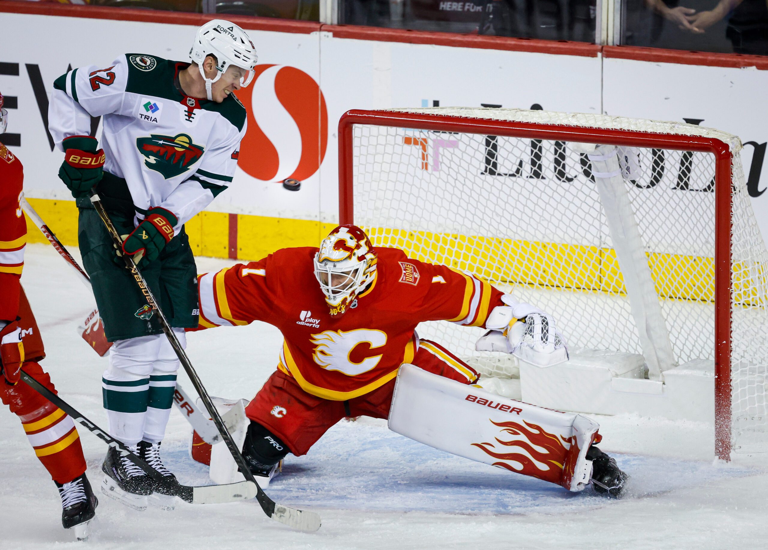 Cooley makes 36 saves in the Flames’ 2-1 victory over the Wild — KSTP 5, Farmington Sports news