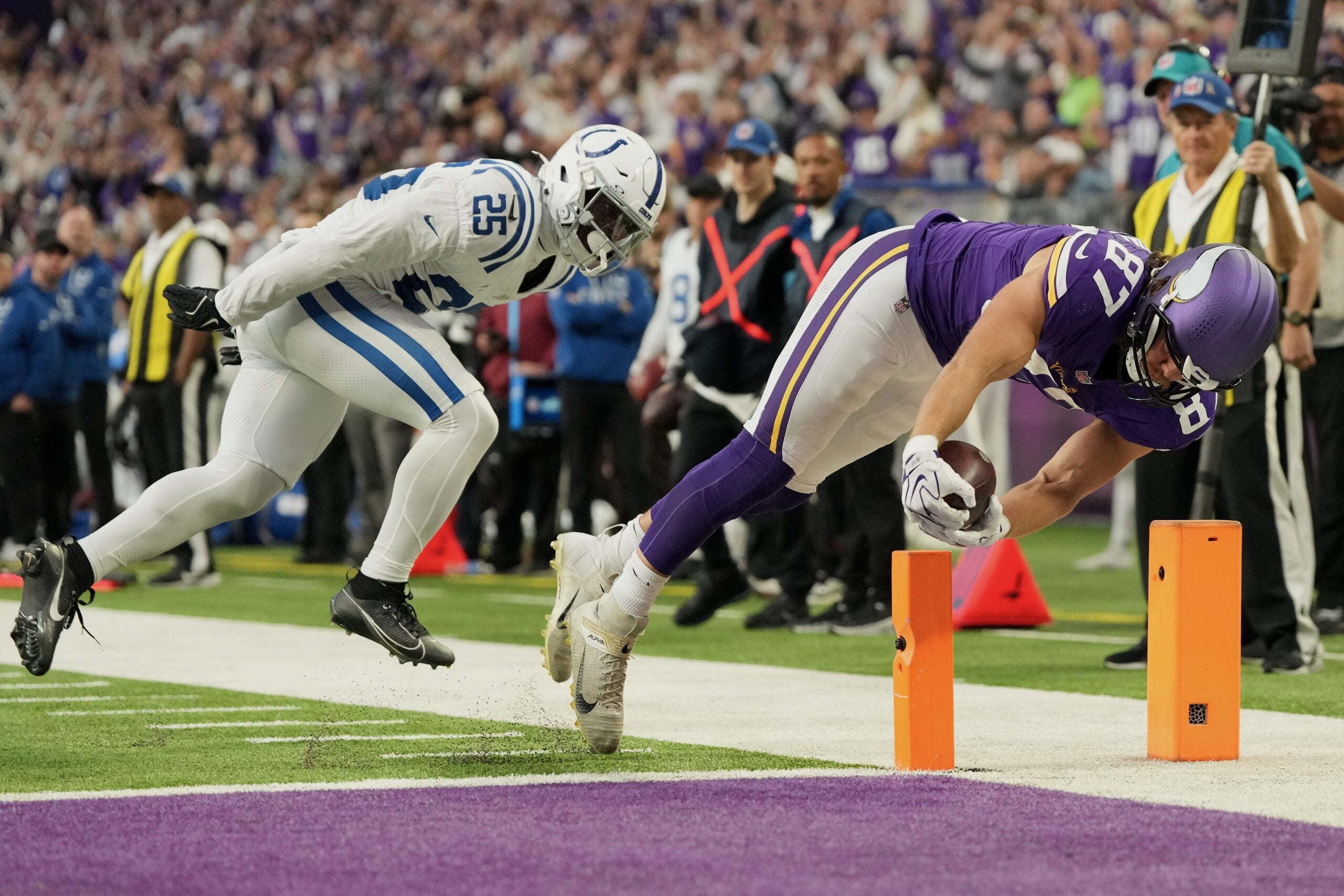 Vikings defense clamps down on Daniel Jones and the Colts for a 16-10 victory to stay undefeated — KSTP 5, Farmington Arts news