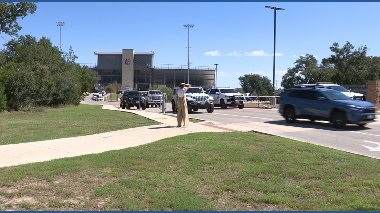 Parents rush to Pieper High School during lockdown; two teens taken into custody — KENS 5 (San Antonio), Farmington Schools news