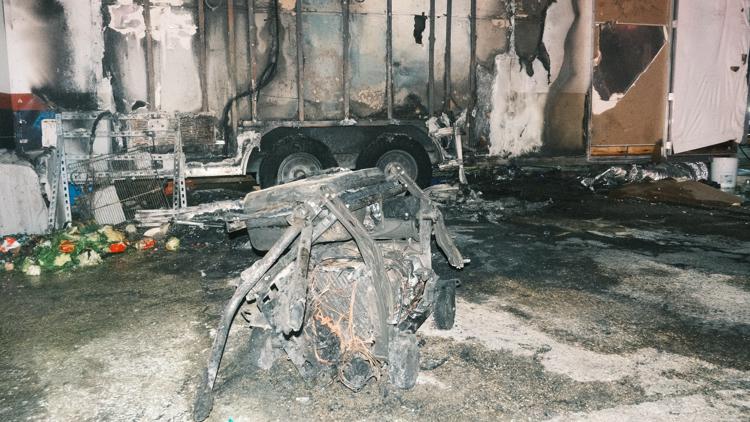 'I'm going back' | East Sixth Street food truck owner recovering after generator explosion burns trailer — KVUE (Austin), Farmington Dining news